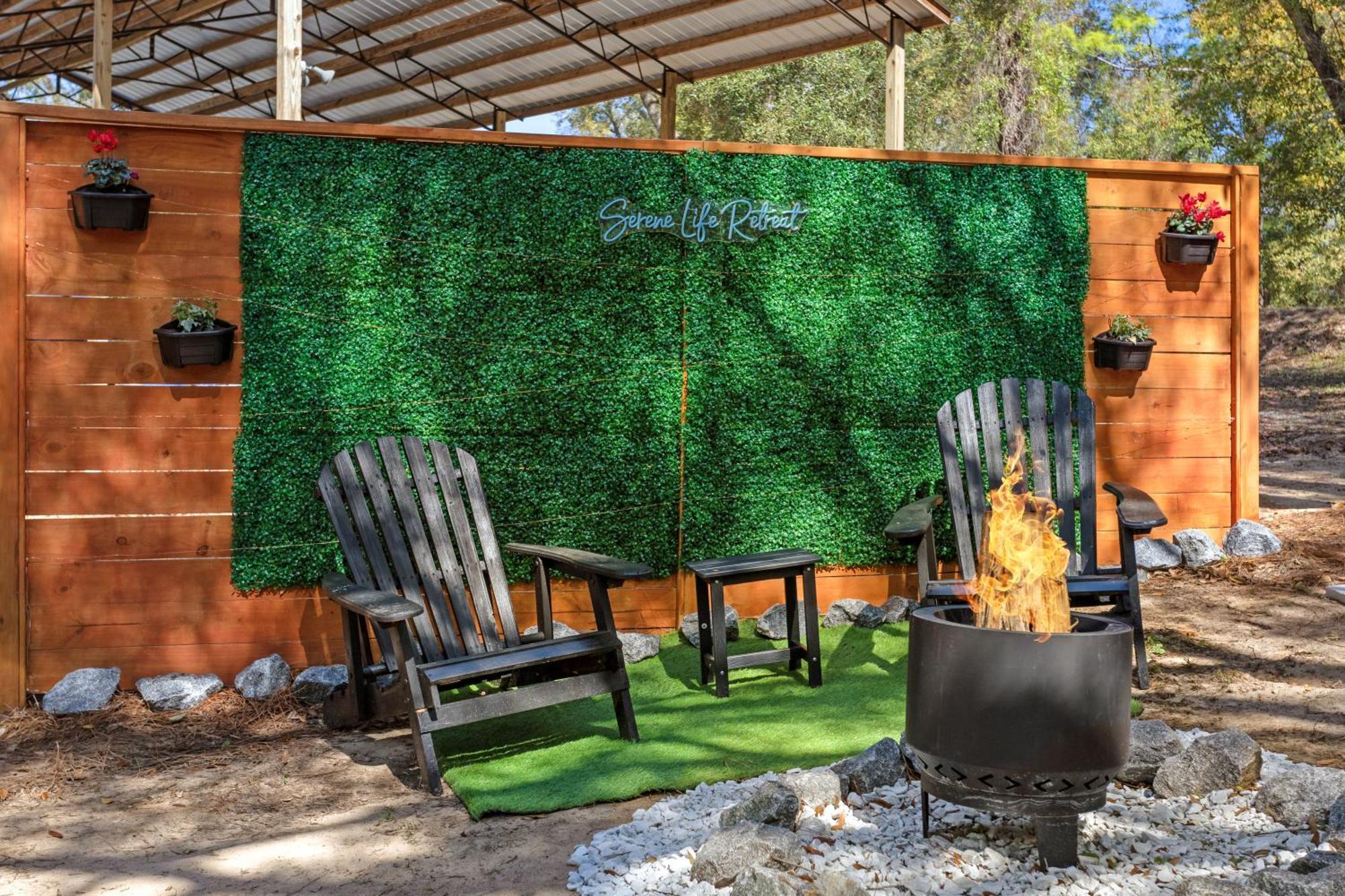 Serene Life Retreat Chipley Bagian luar foto