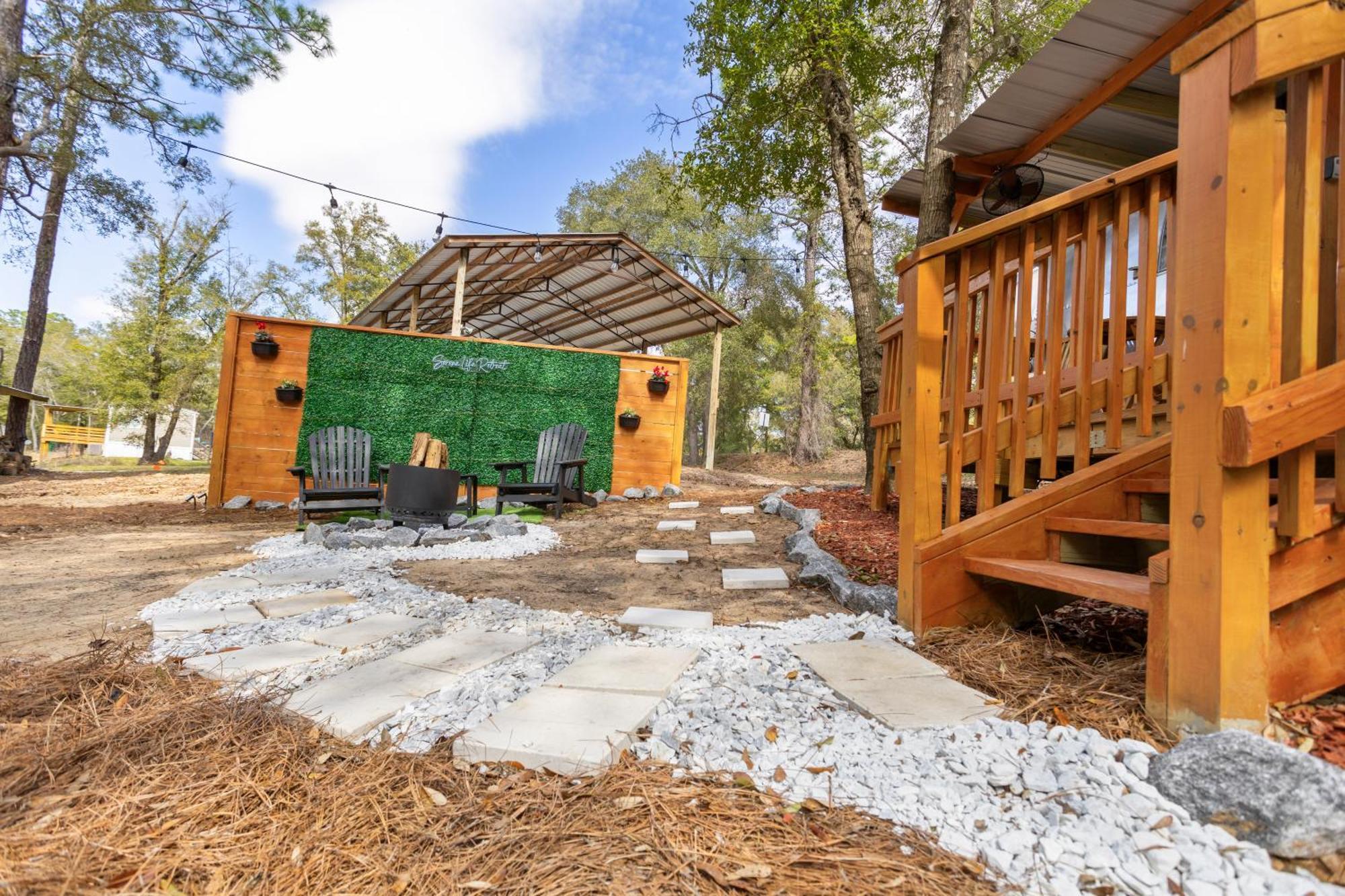 Serene Life Retreat Chipley Bagian luar foto